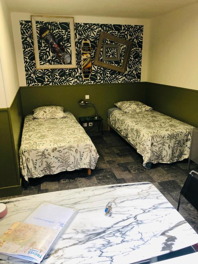 Papillons De Nuit Champagne Troyes Apartman Kültér fotó